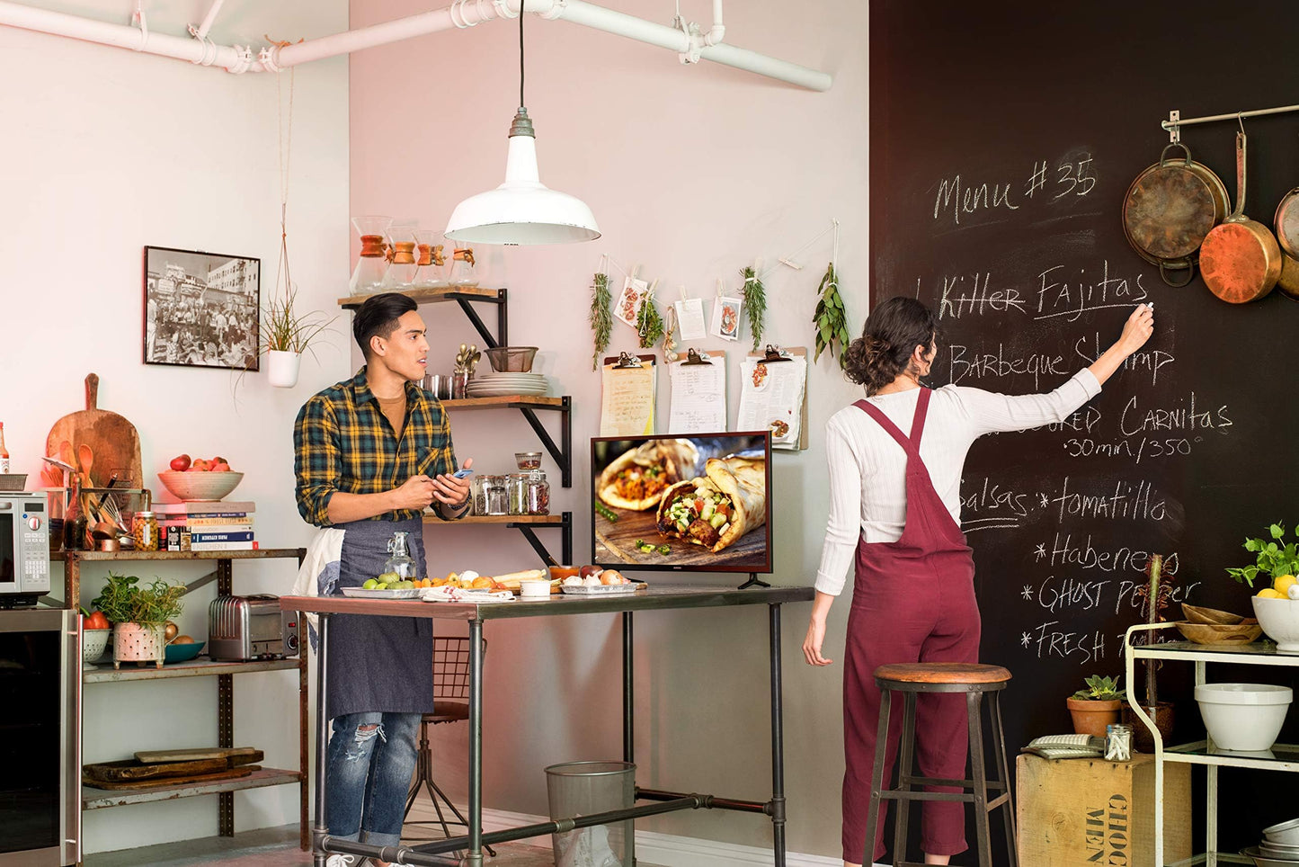 Samsung 32" UN32N5300AFXZA LED Smart FHD TV – 1080p (2018 Model)